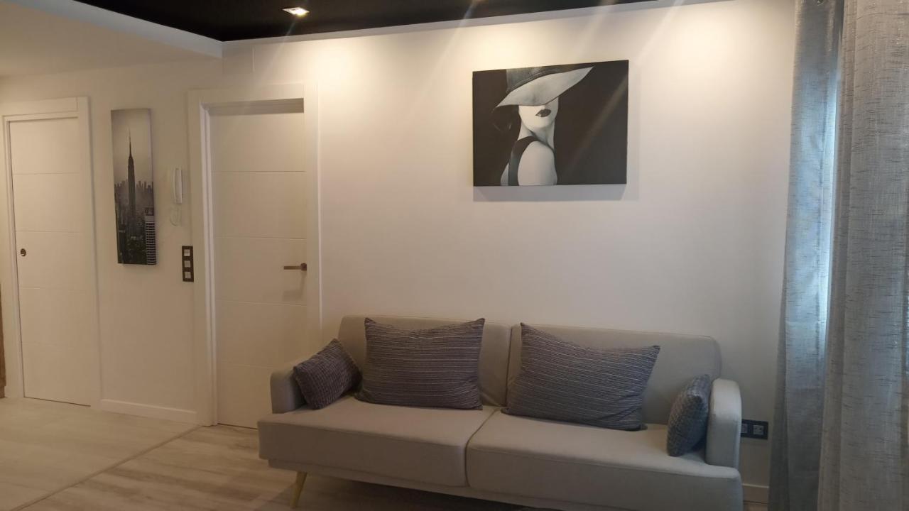 Apartamento Cinema Apartment Oviedo Exterior photo